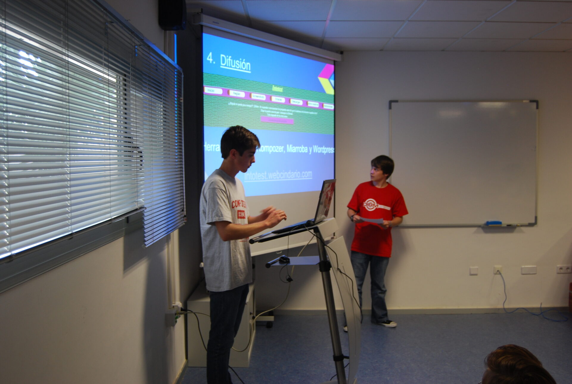 Alumnos de 4º ESO en la Olimpiada de Informática de la UM