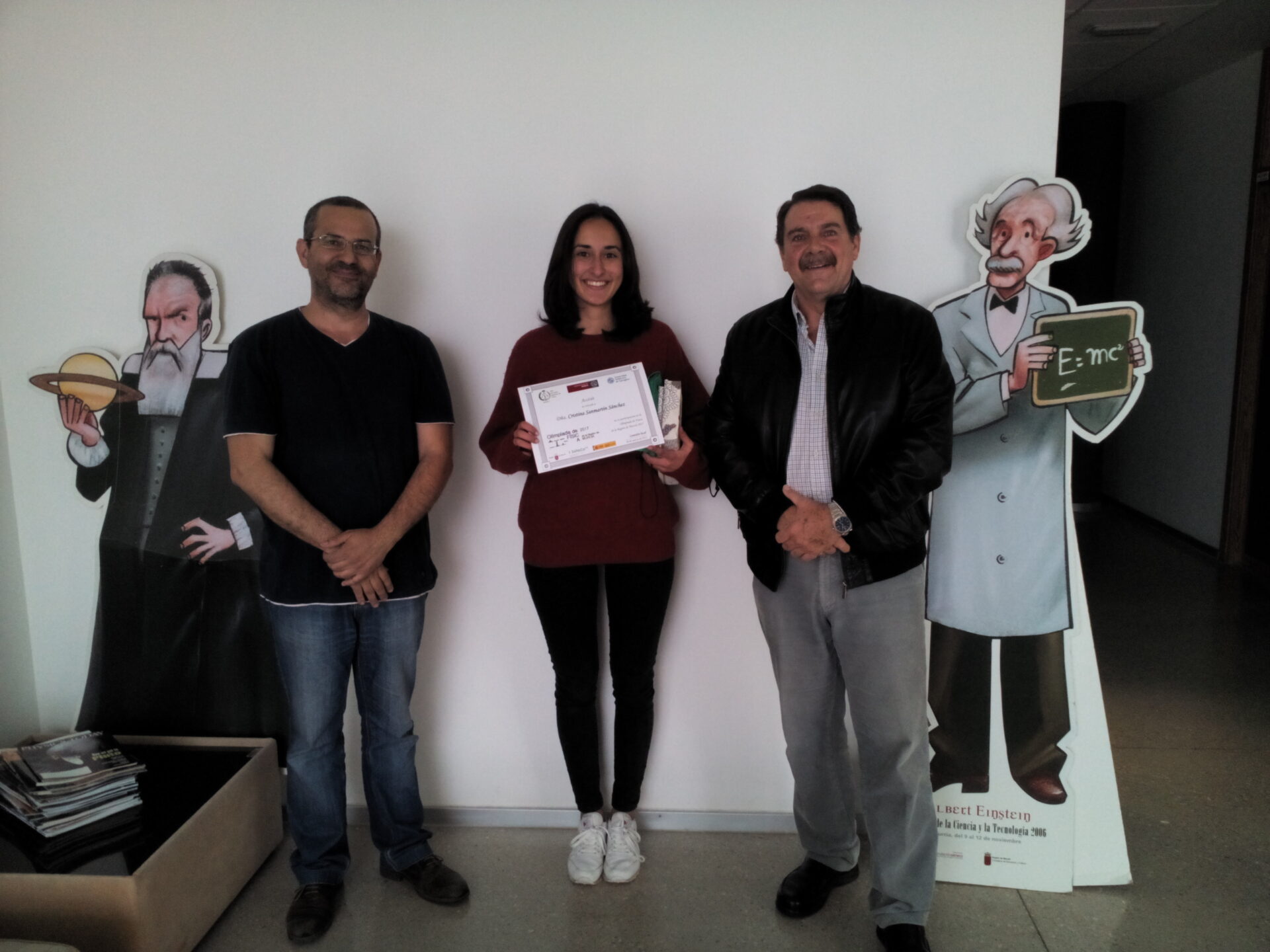 PREMIO DE LA OLIMPIADA DE FÍSICA.
