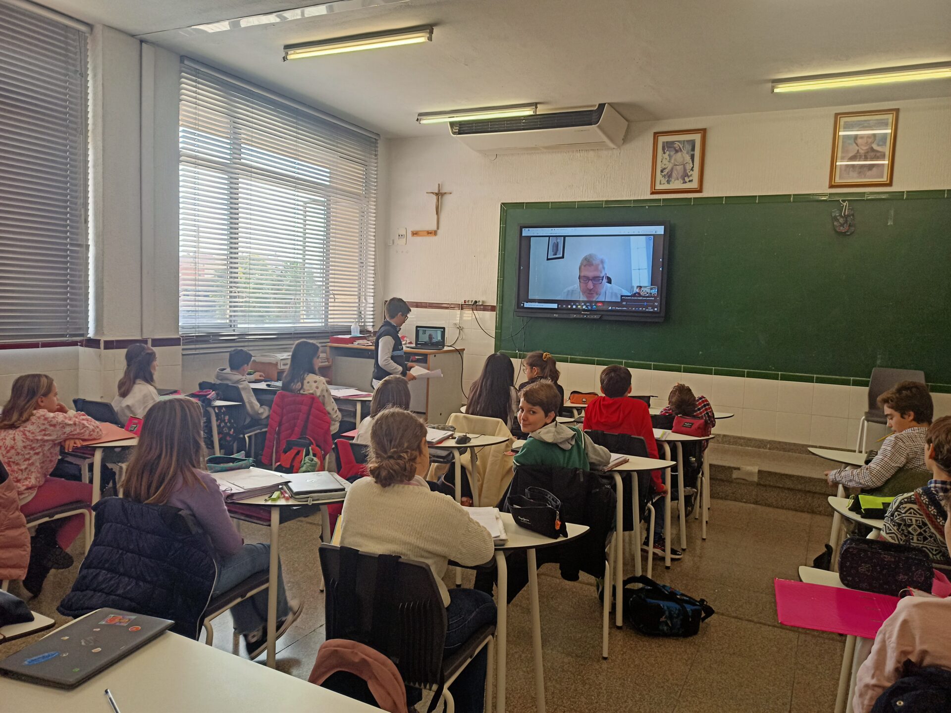 Los Alumnos de 6ºE Entrevistan al Embajador Español en Afganistán